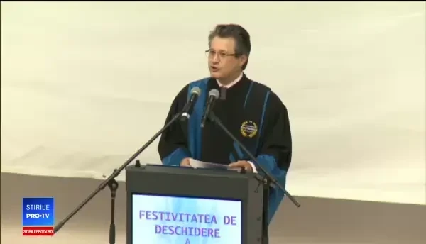 Politehnica a dat startul anului academic. Cuvântul inventat, folosit de Ministrul Educaţiei