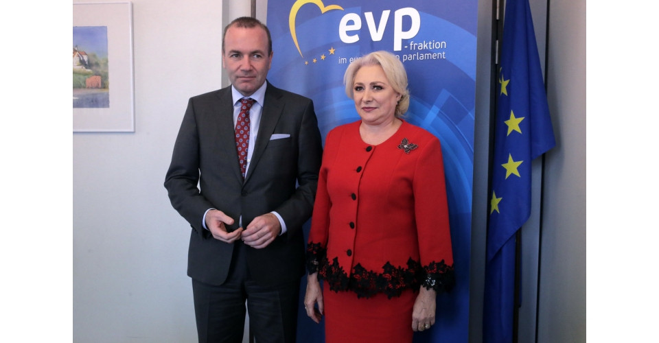 Viorica Dăncilă, schimb de opinii cu Manfred Weber despre situaţia din România