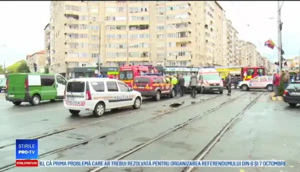 Ambulanță cu pacientă la bord, lovită de o șoferiță de 21 de ani, în Oradea