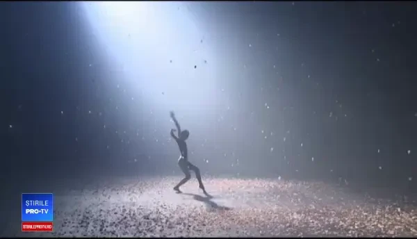 Dior, prezentare spectaculoasă la Paris. Bârfa evenimentului: vânzarea casei de modă Versace