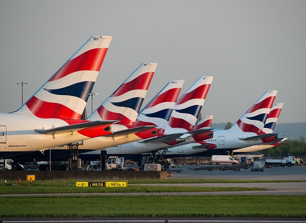 Avioanele care leagă Marea Britanie de UE rămân la sol, după Brexit. Avertisment IATA