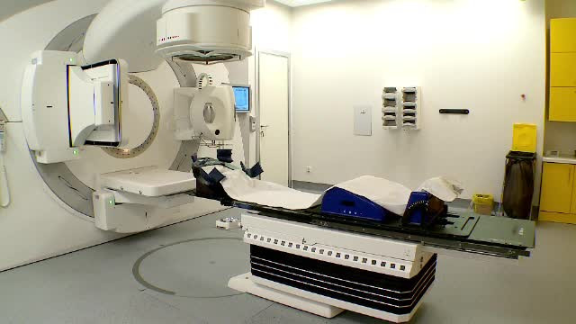 Indiferența autorităților pune piedici bolnavilor. Aparate noi de radioterapie stau nefolosite