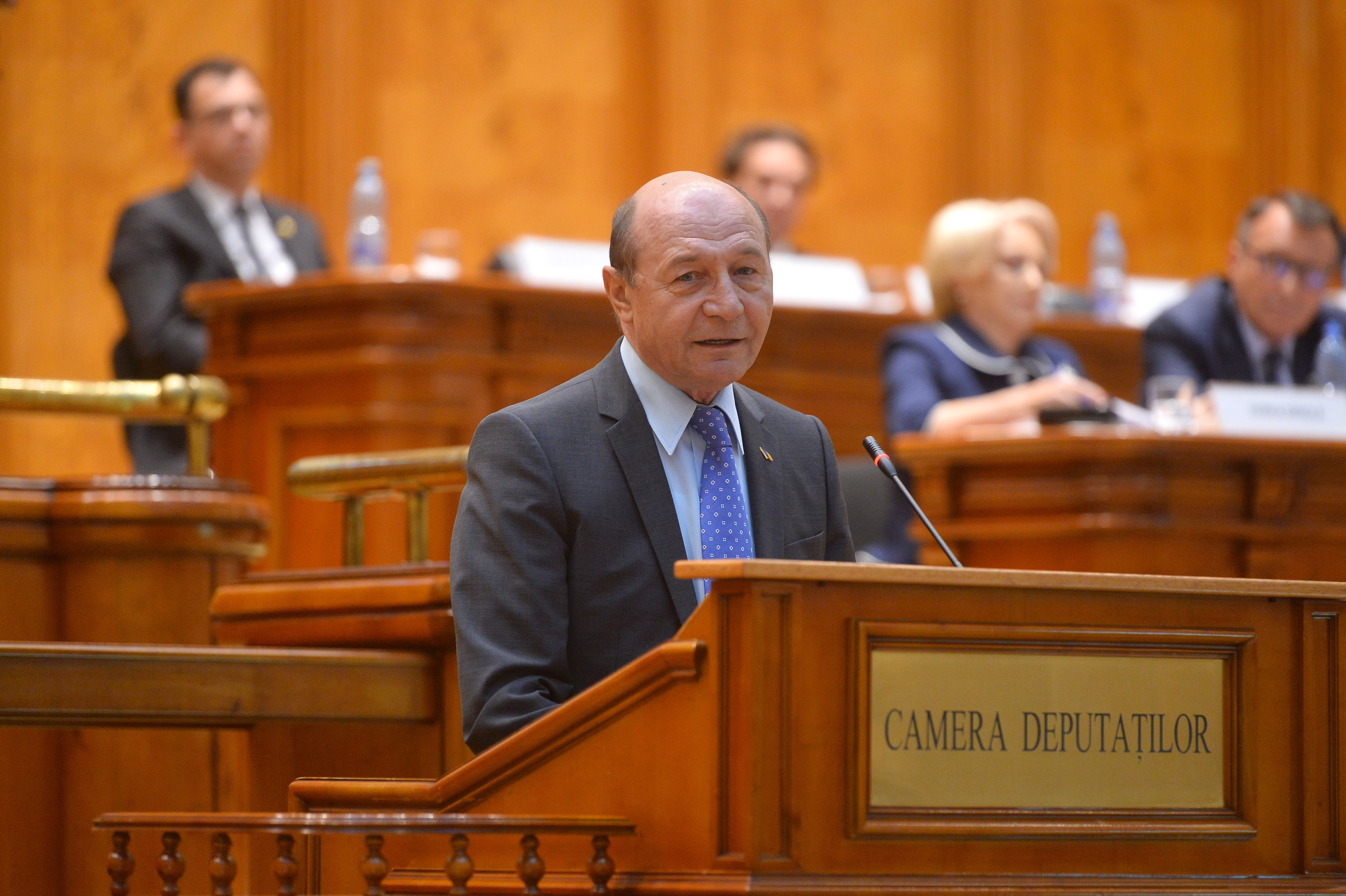 Traian Băsescu, atac la Iohannis și Dăncilă: ”Vai de capul vostru de politicieni”