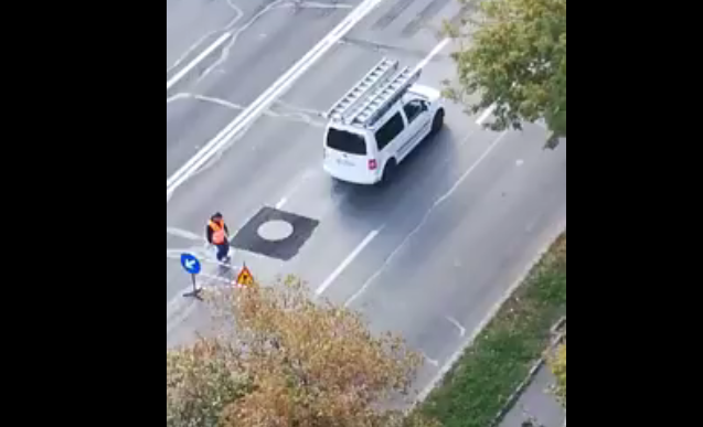 Asfaltare neobișnuită la Brașov. Imaginile surprinse de un localnic. VIDEO