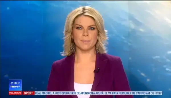 O balenă s-a rătăcit în apele Tamisei și este în pericol