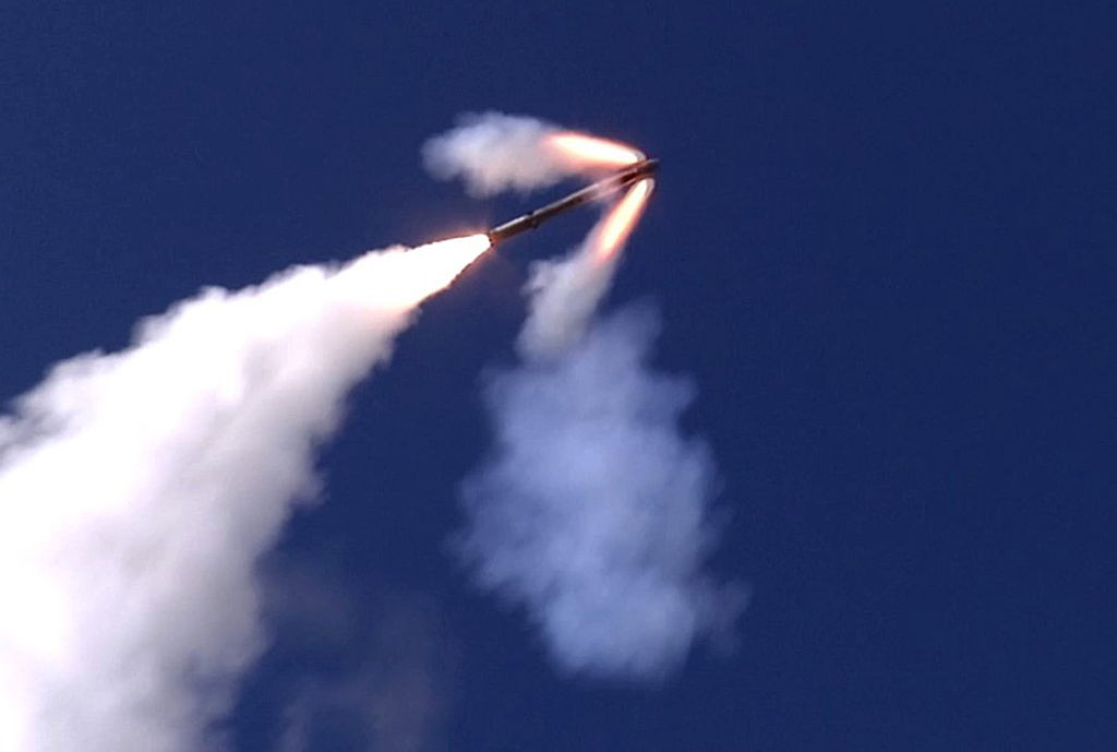 Rusia a testat un nou sistem de rachete, care ar fi imposibil de interceptat