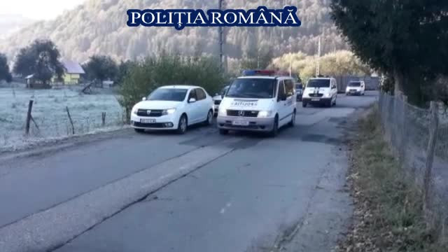Şofer urmărit cu focuri de armă de cinci mașini de poliţie. Ce au aflat agenții despre el