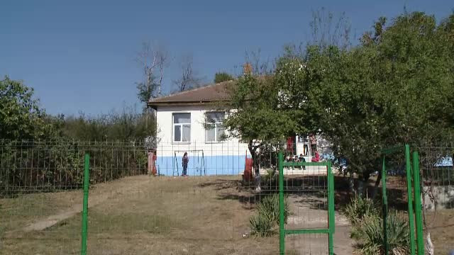 Profesorul care ar merge beat la ore. ”I-a căzut sticla din buzunar și prostea copiii că e telefonul”