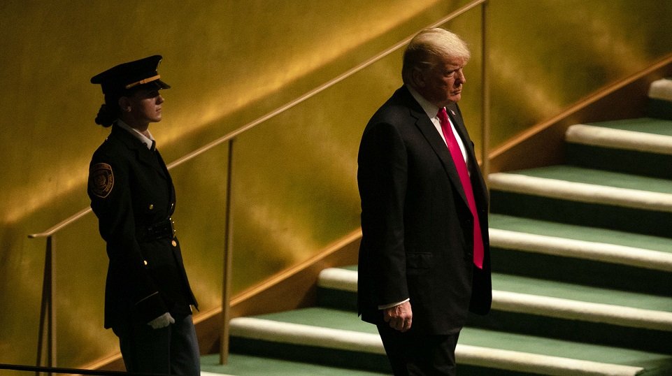 Trump, protejat de o poliţistă din Mureş &icirc;n timpul discursului de la ONU