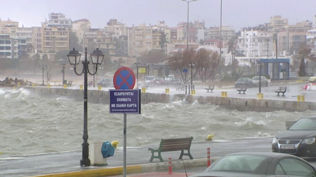 Ciclonul neobişnuit care va aduce valuri de peste 10 metri și vânt de 95 km/h