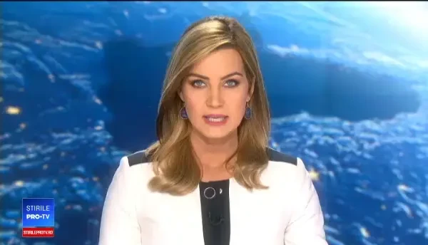 Fetiță lăsată de părinți singură în mașină în Botoșani. Scandal după ce martorii au forțat ușa