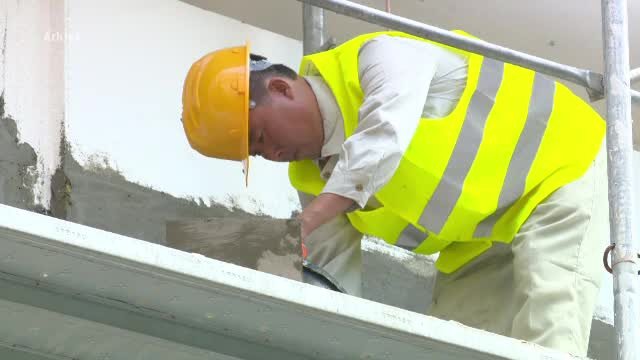 Locuri de muncă mai multe pentru români. Ce prevede un proiect de lege care vizează salariile