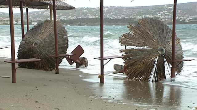 Grecia, lovită de rafale de vânt care au depășit 100 de kilometri pe oră