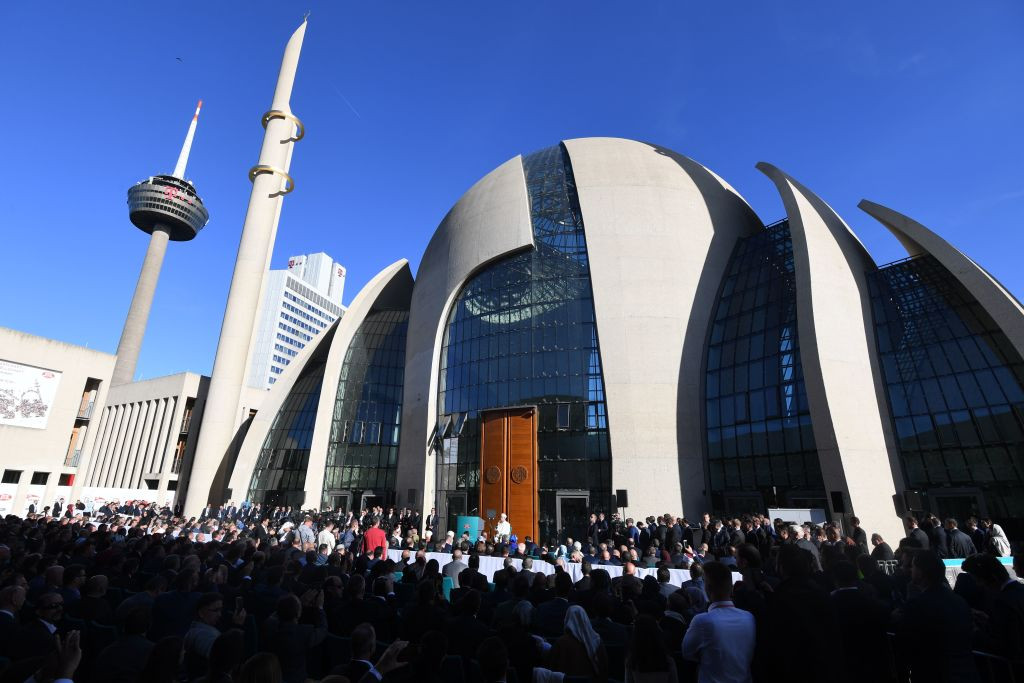 Cum arată cea mai mare moschee din Germania, inaugurată de Erdogan