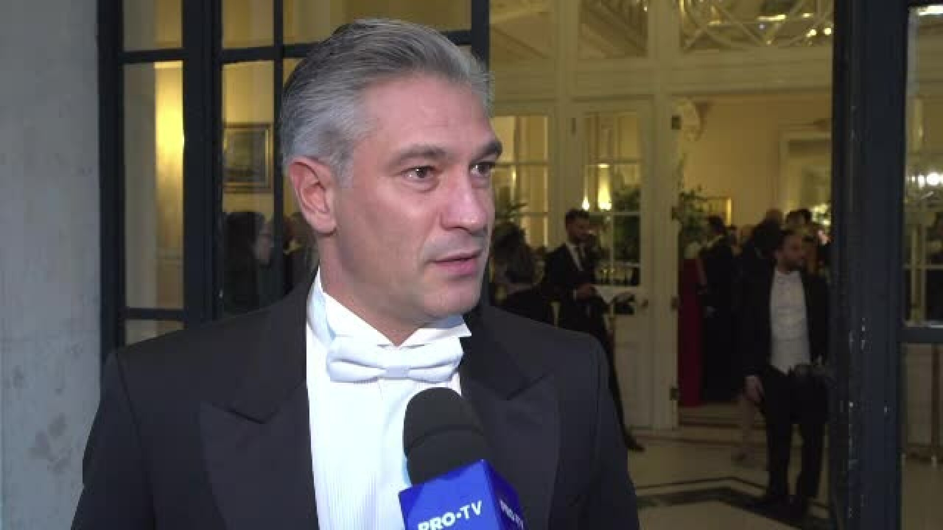 Imagini de la nunta fostului Principe Nicolae. Peste 200 de invitați au petrecut la Cazinoul din Sinaia