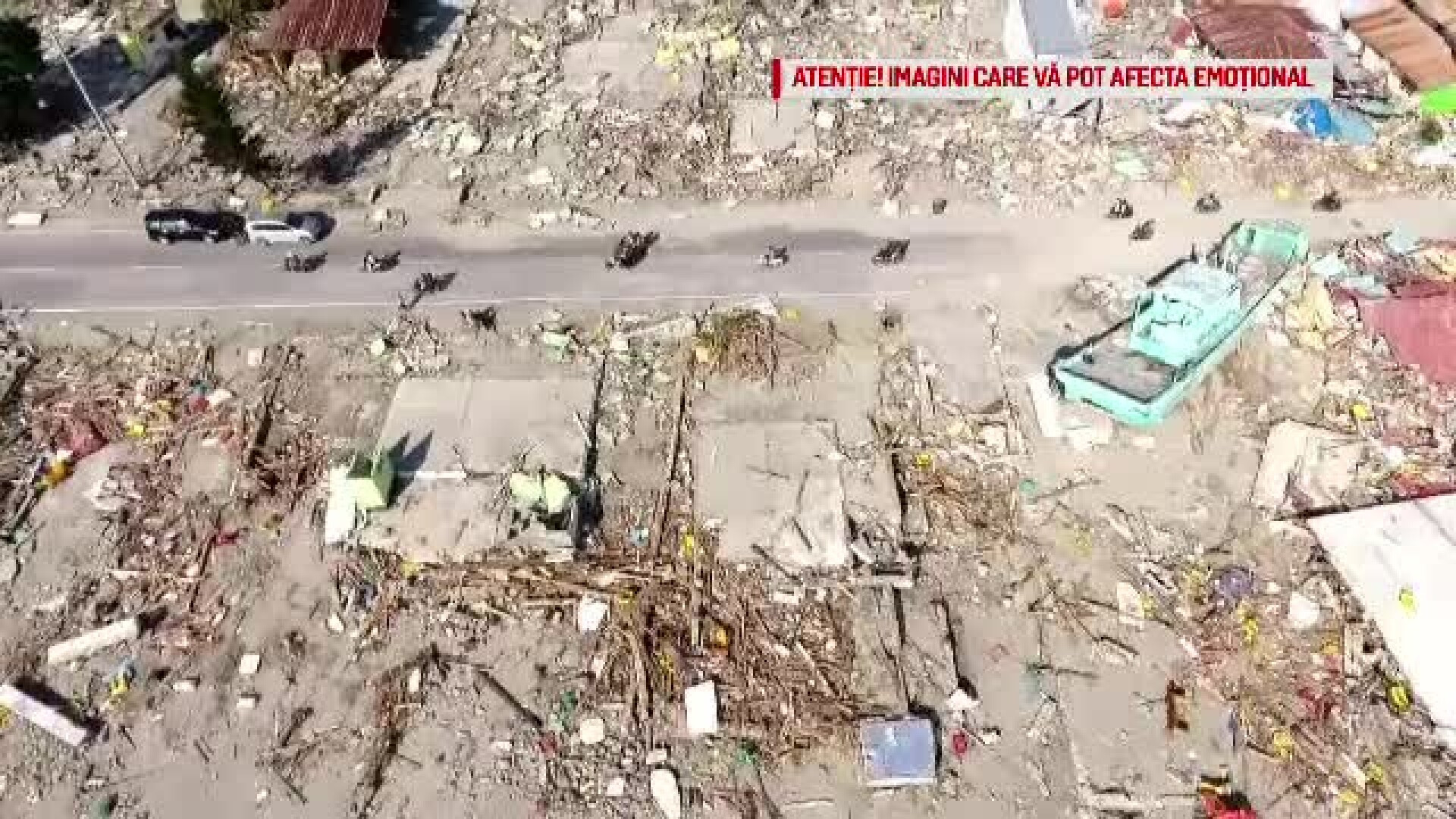 Bilanțul din Indonezia indică 844 de morți. O groapă uriașă, săpată pentru victime