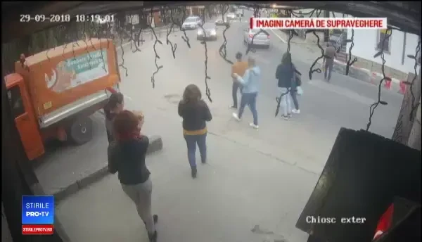 Un bărbat a refuzat să se legitimeze și a agresat o polițistă în Bran. Incidentul a fost filmat