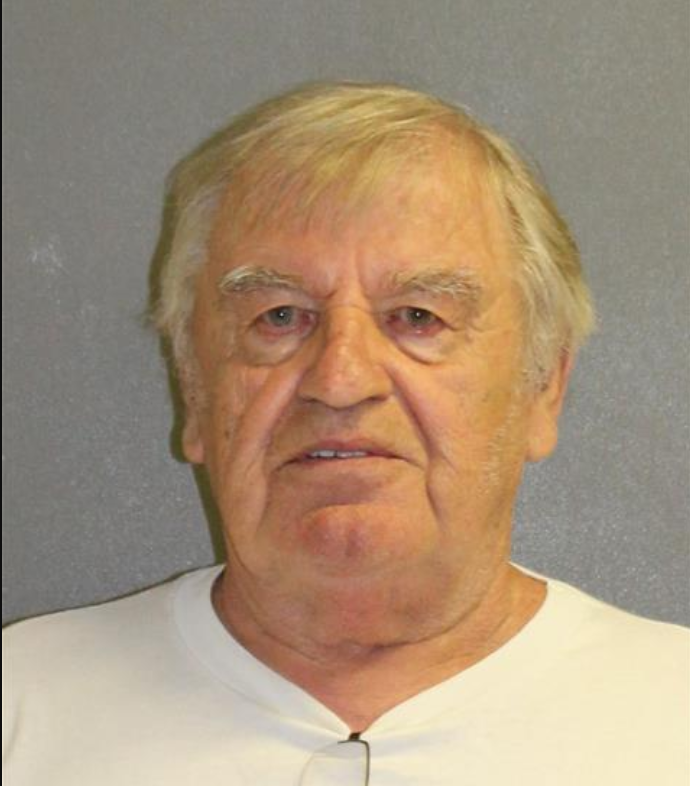 Suma oferită de un bărbat, la supermarket, pentru o fetiță de 8 ani