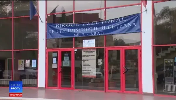 Sute de președinți de birouri electorale din toată țara se retrag înainte de referendum