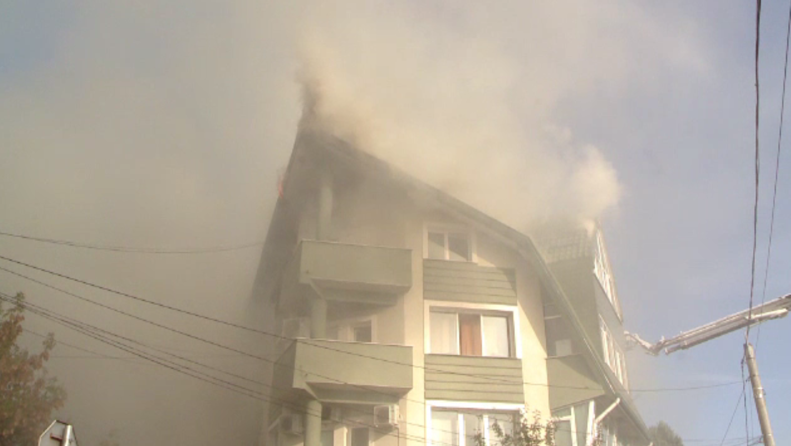 Incendiu puternic izbucnit în centrul Iașului. Pompierii au intervenit timp de 6 ore