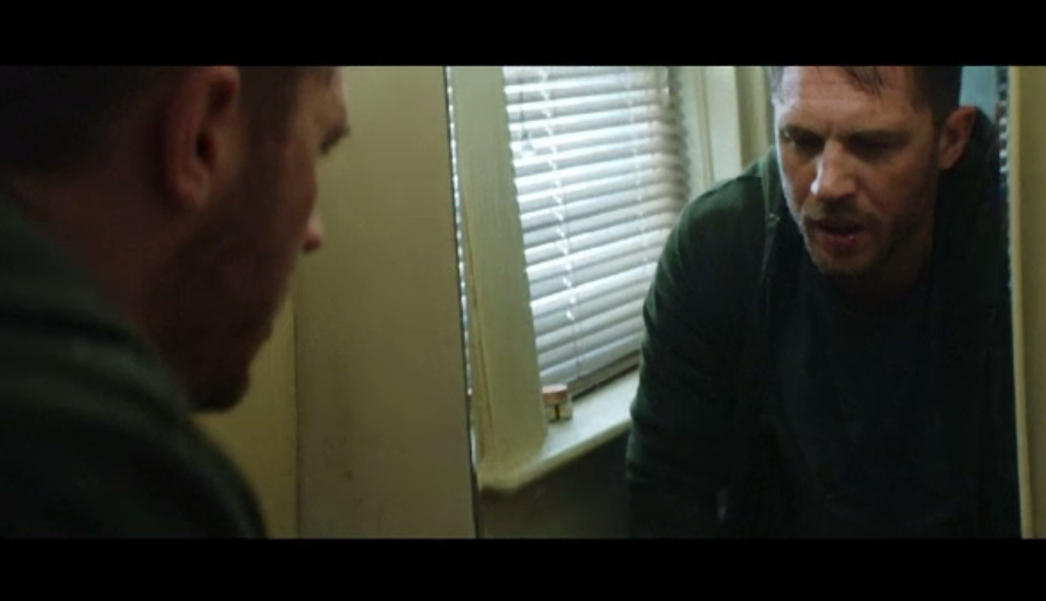 Tom Hardy, rol principal într-un film cu super-eroi. Fiul său l-a convins să accepte colaborarea