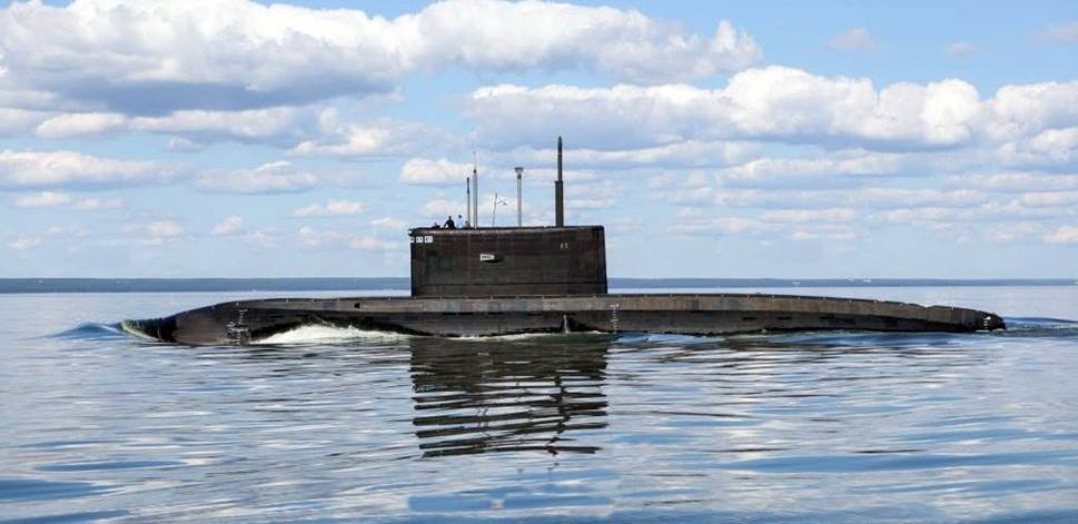 Două submarine rusești au început o misiune în Marea Neagră