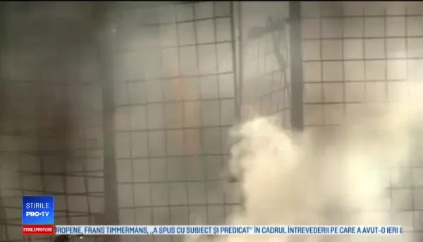 Incendiu puternic izbucnit în centrul Iașului. Pompierii au intervenit timp de 6 ore