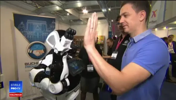 Escu, robotul dotat cu inteligenţă artificială şi o doză de umor. Gluma spusă în România