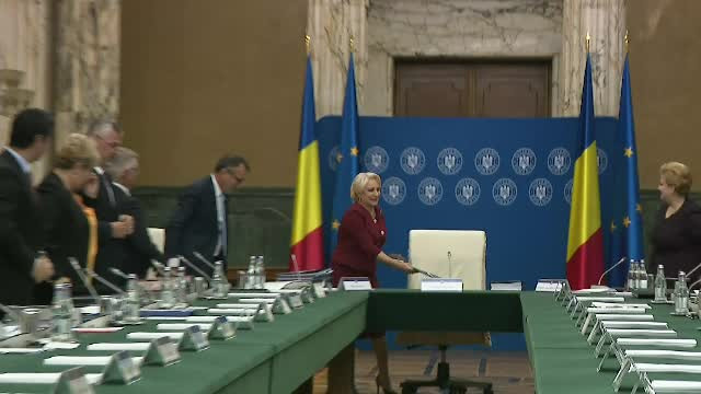 Viorica Dăncilă a fost primită cu aplauze de toți miniștrii prezenți la ședința de Guvern