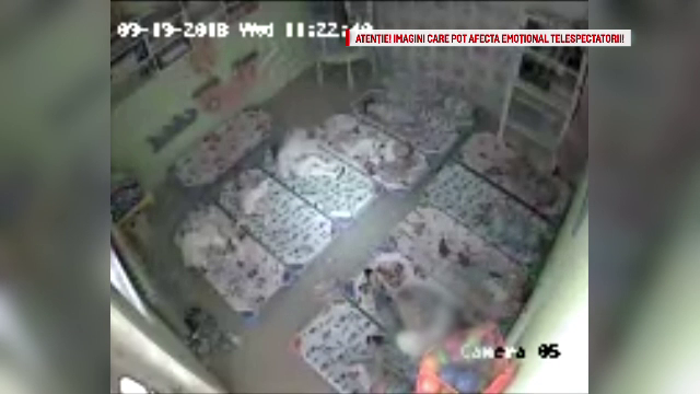 O fetiță de 2 ani ar fi fost bruscată de educatoare, în Constanța. Reacția mamei