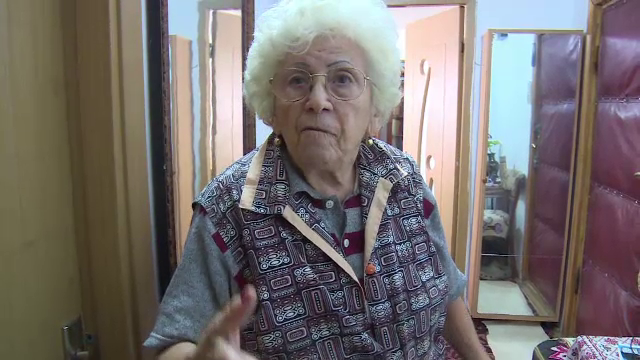 Fostă învățătoare, lăsată fără 3.000 de euro. Cum au păcălit-o hoții să nu-și sune fiul