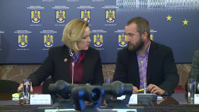20% din președinții de secții de votare s-au retras înainte de referendum. Intră rezervele
