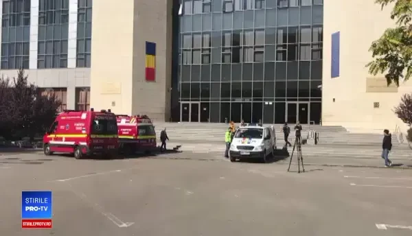 Un bărbat a murit după ce a căzut în gol de la etaj, în Tribunalul Bucureşti