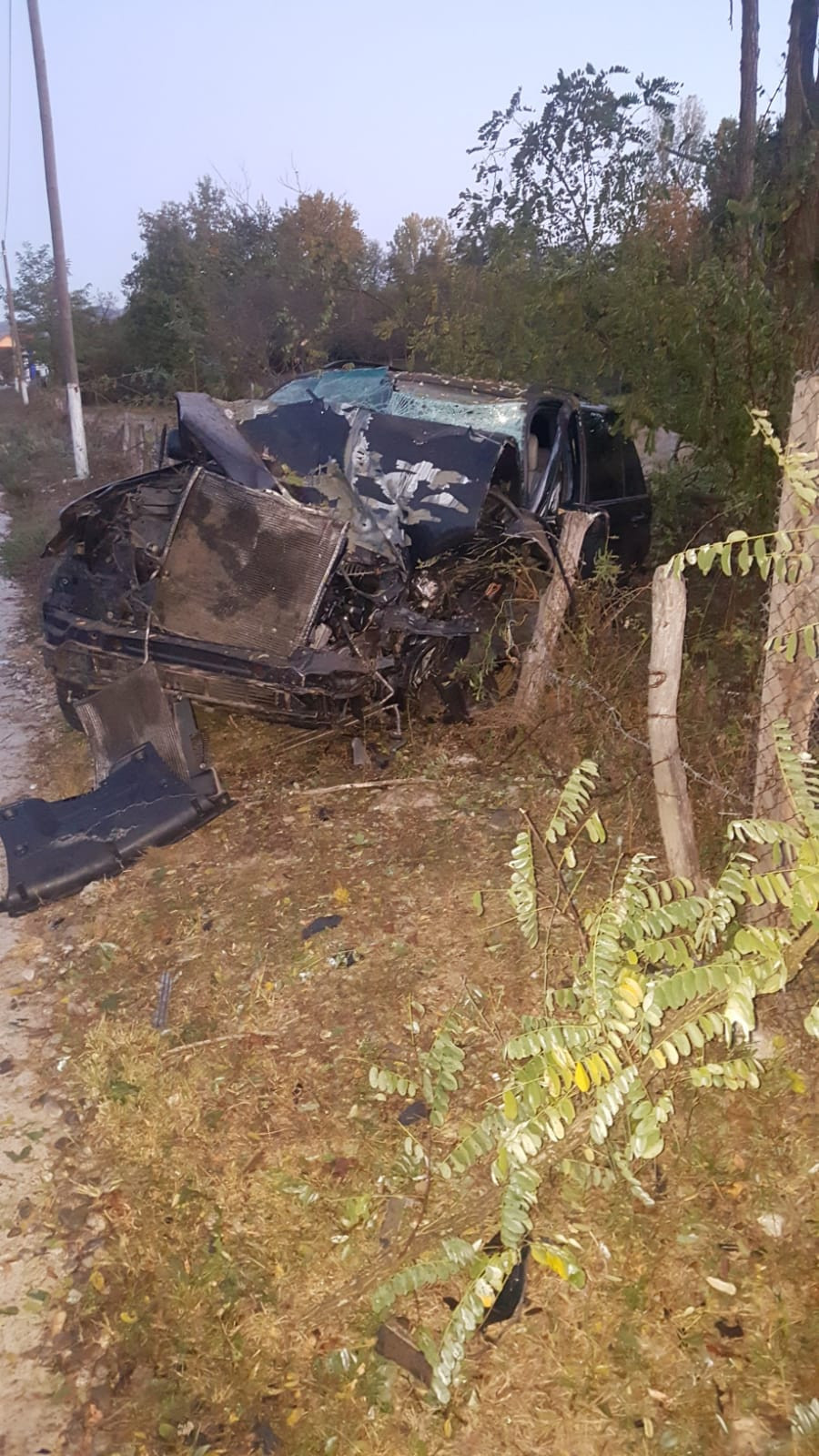 Accident cu cinci răniți în Vâlcea. Motivul pentru care polițiștii nu au aflat cine era la volan