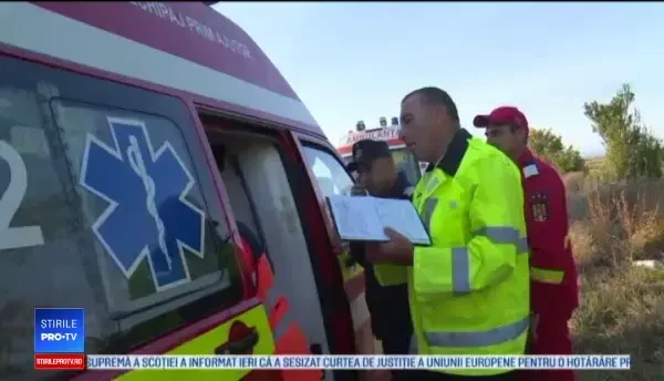 Doi tineri, la spital după ce au gonit cu mașina pe un drum neasfaltat din localitate