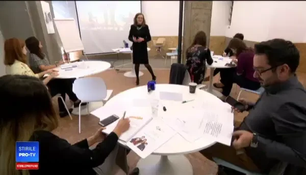 Românii, împreună cu copiii lor la cursuri de educație financiară. Își fac griji pentru pensie