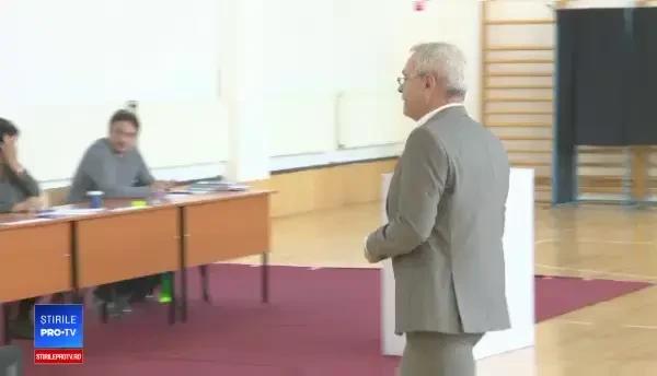 Un membru al secției de votare a refuzat să dea mâna cu Dragnea. Reacția șefului PSD
