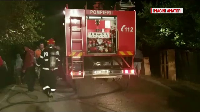 Casa unei bătrâne din Galați, cuprinsă de flăcări. Gestul făcut de nepoata de 16 ani