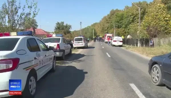 Femeie ucisă când voia să se urce într-o mașină: „Uitaţi câti metri sunt de la batic până unde a dus-o”