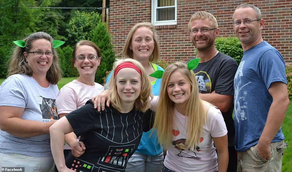 Povestea celor patru surori care au murit in cel mai grav accident rutier din SUA. Sarbatorita se casatorise recent