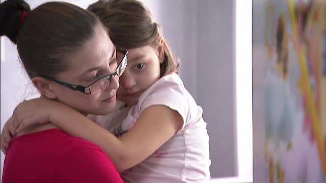 Cu un SMS la 8864 poți dona 4 euro/lună pentru construirea primului spital pentru copiii bolnavi de cancer