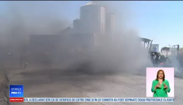 Un tractor și un autoturism cu un copil s-au ciocnit pe o șosea din Arad