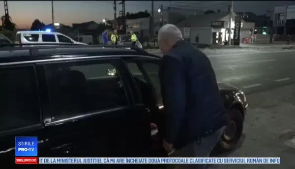 Patru persoane, printre care un copil, au ajuns la spital. Maşina în care se aflau, implicată într-un accident