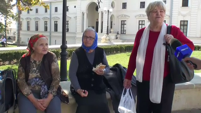 Măsuri anti pestă la pelerinajul Sf. Parascheva. Credincioșii nu au voie cu carne de porc