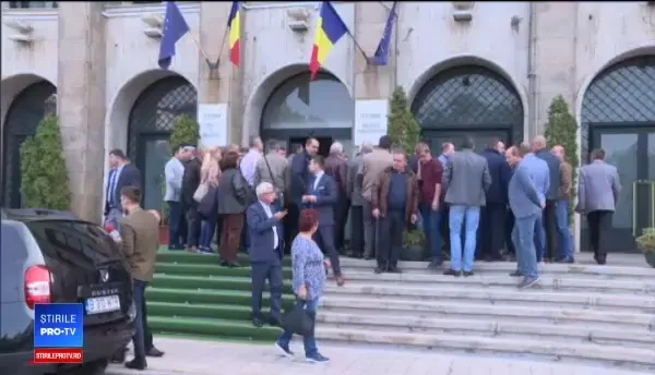 Scandal uriaş la Ministerul Transporturilor. Lucian Șova, huiduit pentru că vrea liberalizarea rutelor