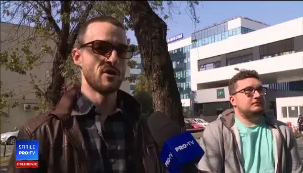 75% dintre oameni folosesc mobilul pentru a evita o conversație. Avertismentul specialiștilor