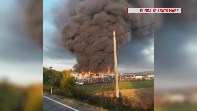 Incendiu puternic la un depozit, în Satu Mare. A fost afectată și o clădire de birouri
