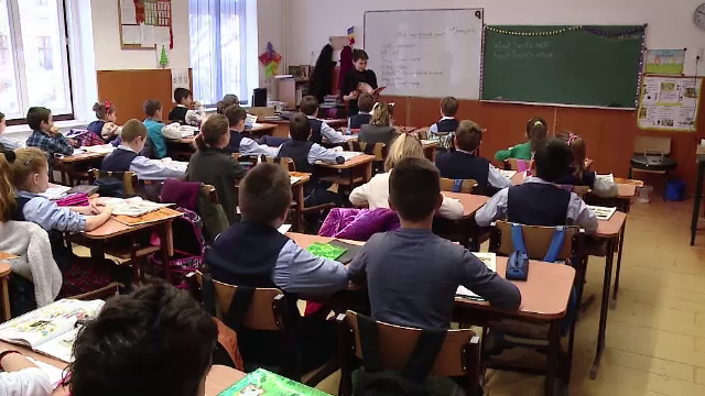 Profesorii nu mai au voie să facă meditații cu elevii de la clasă. Decizia a apărut în Monitorul Oficial