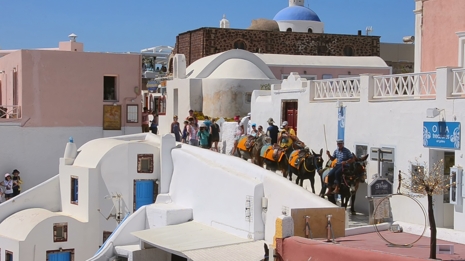 Tot mai mulți pensionari greci se mută în Bulgaria: ”Trăiesc aici ca un rege”