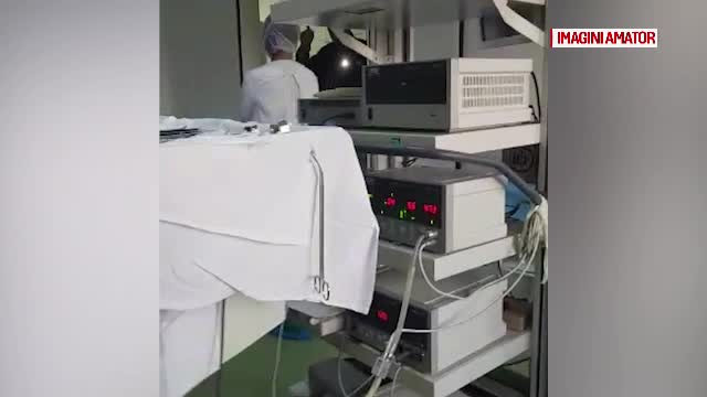 Scandal în sala de operație. Ce a făcut un medic în timp ce avea pacient pe masa de operație